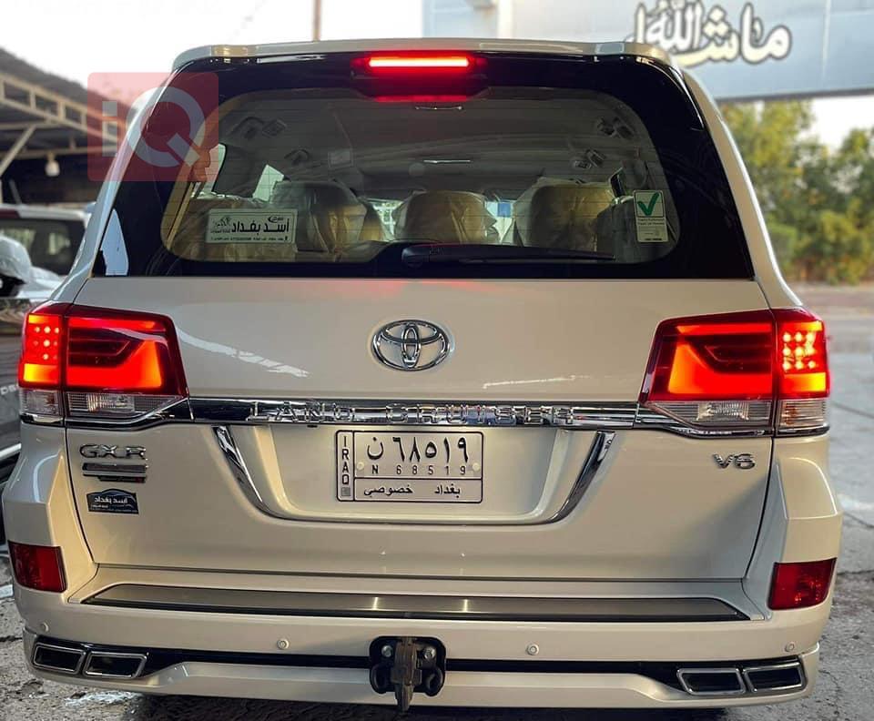 تۆیۆتا لاند کروزەر